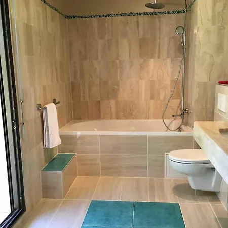 Beachfront Garden 아파트