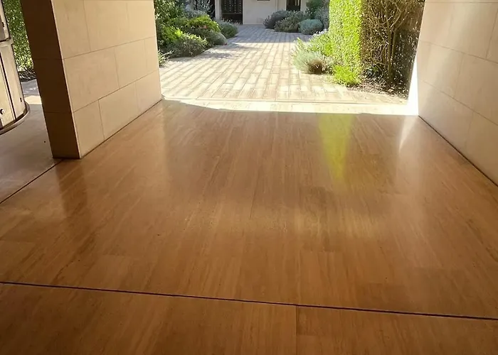 Beachfront Garden 아파트