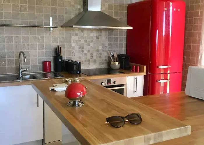 Beachfront Garden 도빌