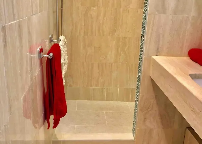 Beachfront Garden 도빌