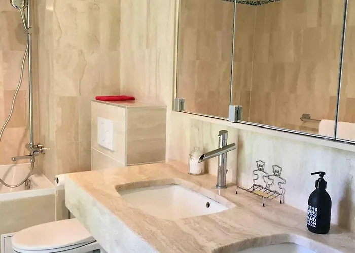 Beachfront Garden Apartment *