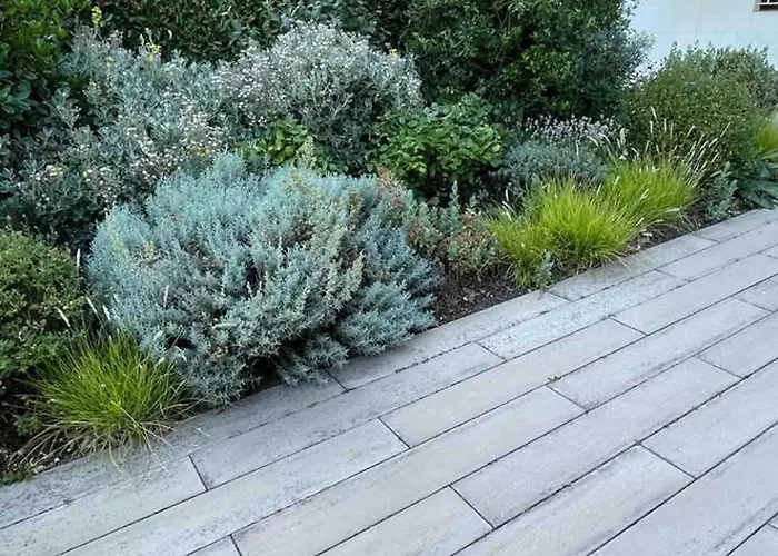 Beachfront Garden 아파트